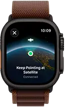 Apple Watch Ultra 4, kast van titanium, kleur zwart, satellietverbinding, rechterkant, Digital Crown, verhoogde zijknop, Alpine-bandje, kleur bordeauxrood