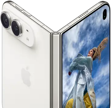 iPhone Duo, entrouvert à la manière d’un livre, mécanisme de la charnière au centre, volet extérieur arrière à gauche avec logo Apple et double caméra, écran externe à droite affichant le portrait d’une personne blonde