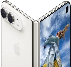 iPhone Duo, entrouvert à la manière d’un livre, mécanisme de la charnière au centre, volet extérieur arrière à gauche avec logo Apple et double caméra, écran externe à droite affichant le portrait d’une personne blonde