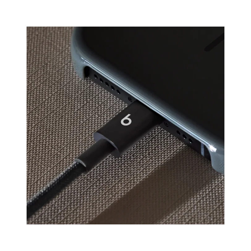 Beats USB-A to USB-C Woven Short Cable (20 cm) — Noir éclair
