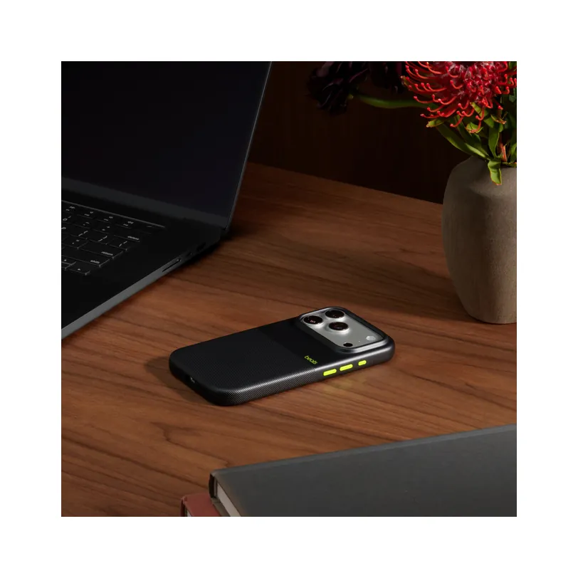 Beats iPhone 17 Pro coque renforcée MagSafe et Camera Control — Noir Everest