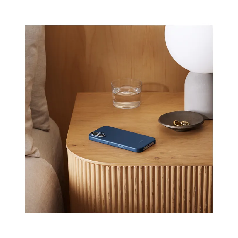 Beats iPhone 17 Case with MagSafe and Camera Control — Bedrock — Bleu