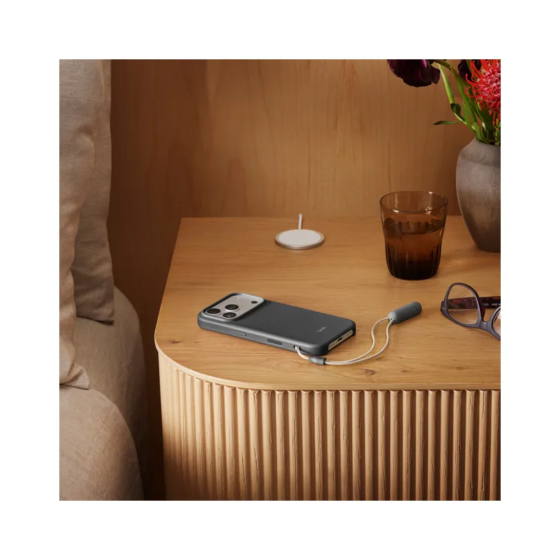 Beats iPhone 17 Pro Kickstand Case with MagSafe and Camera Control - Granite — Gris sidéral