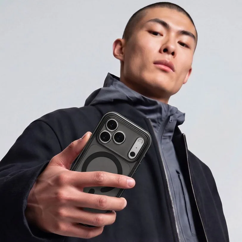 Coque Decoded DropTec transparente pour iPhone 18 Pro — Noir givré — vue 4
