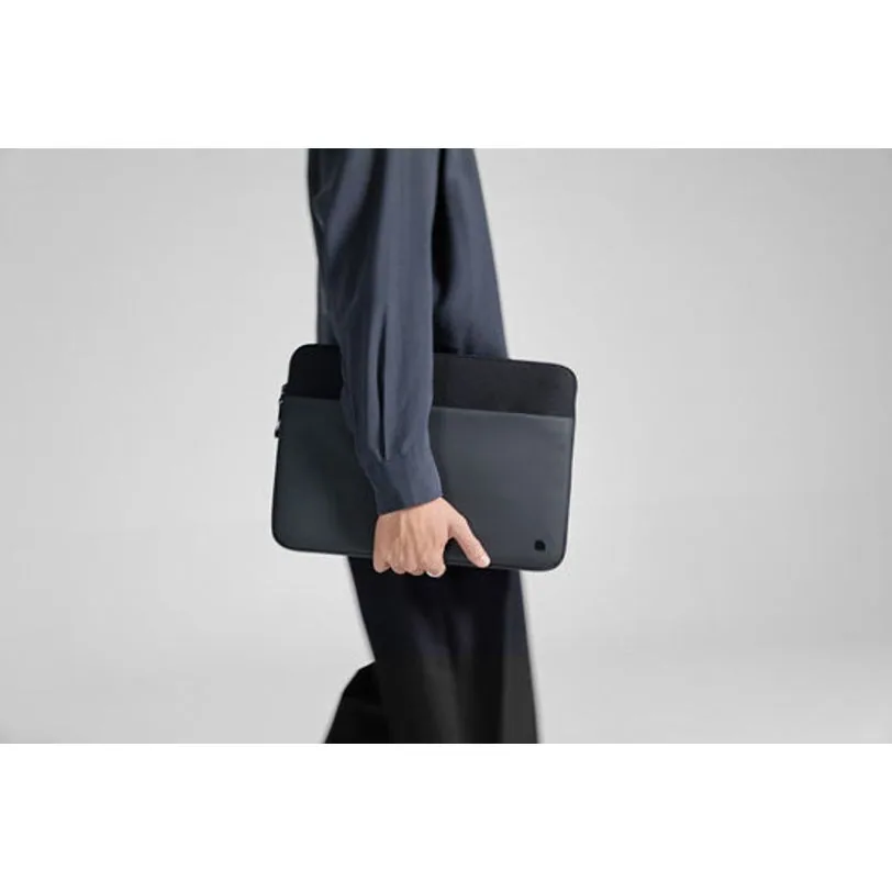 Housse Incase A.R.C. pour MacBook Pro 16 pouces — Noir — vue 3