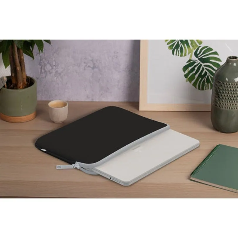 Housse MW Basics ²Life pour MacBook Neo — Noir / Lune — vue 4