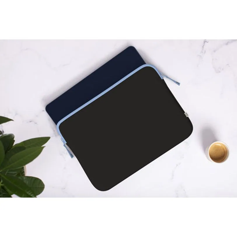 Housse MW Basics ²Life pour MacBook Neo — Noir / Terre — vue 3