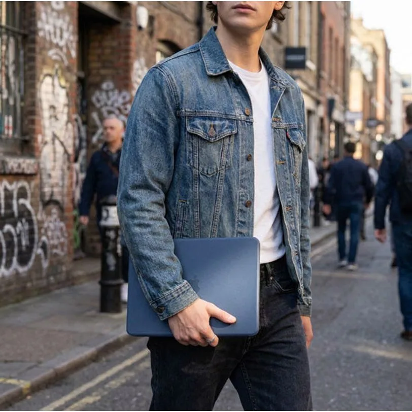 Coque MW Sandy Color pour MacBook Neo — Terre — vue 8