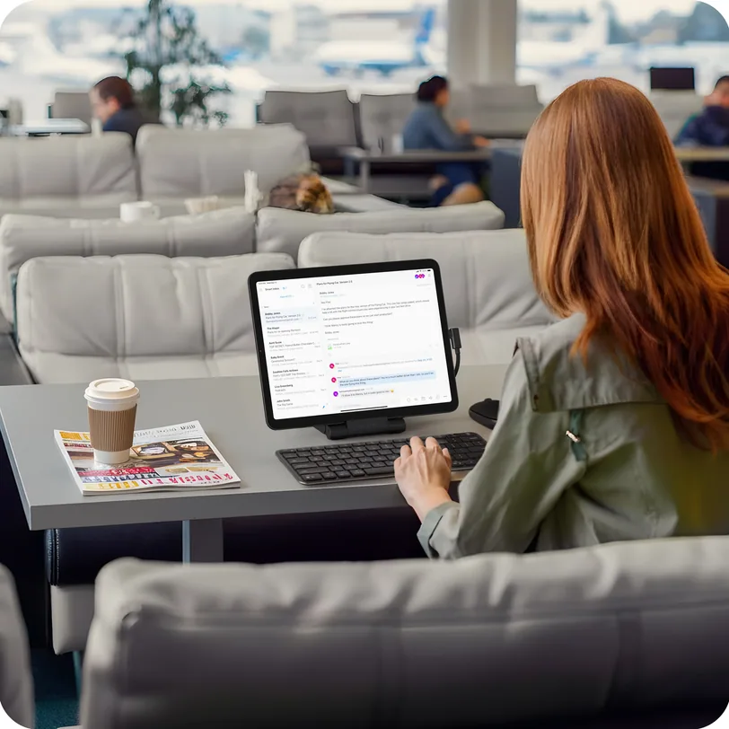 Support pliable Satechi OnTheGo avec hub USB-C pour iPad — Noir sidéral — vue 7