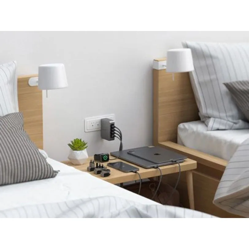 Chargeur Satechi GaN 145 W 4 ports USB-C — Gris sidéral — vue 6