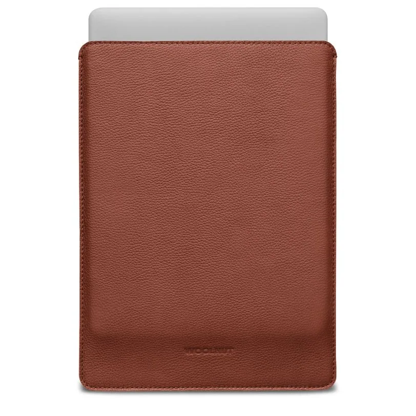 Woolnut housse cuir pour MacBook Neo — Cognac