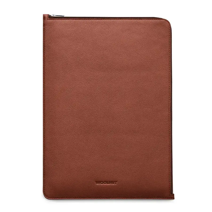 Woolnut folio cuir pour MacBook Pro 16 pouces — Cognac